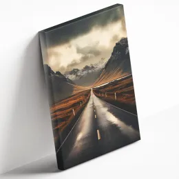 Droga w górach po deszczu